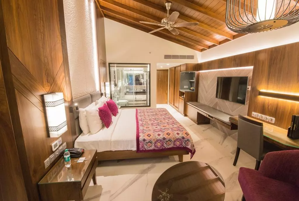 hotel kenilworth beach goa_shabavizparvaz_02.jpg